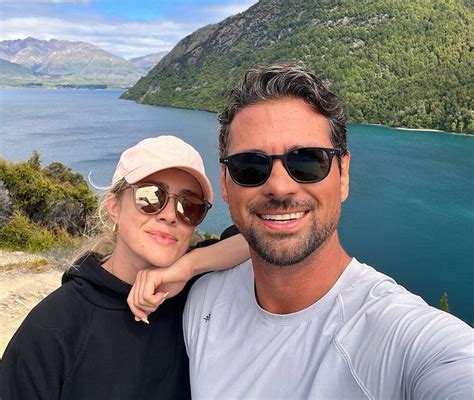 melissa roxburgh and boyfriend|Melissa Roxburgh and J.R. Ramirez Cozily Dating in Fiji Islands